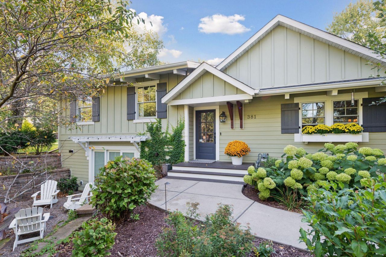 381 Margaret Circle, Wayzata, MN 55391 Main Photo