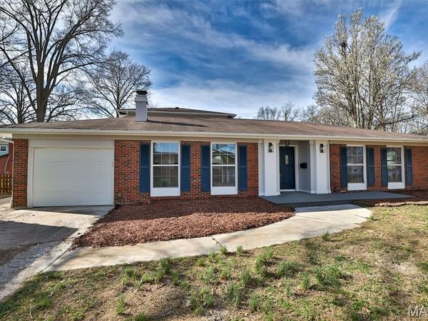 29 Coachlight Drive, Mascoutah, IL 62258