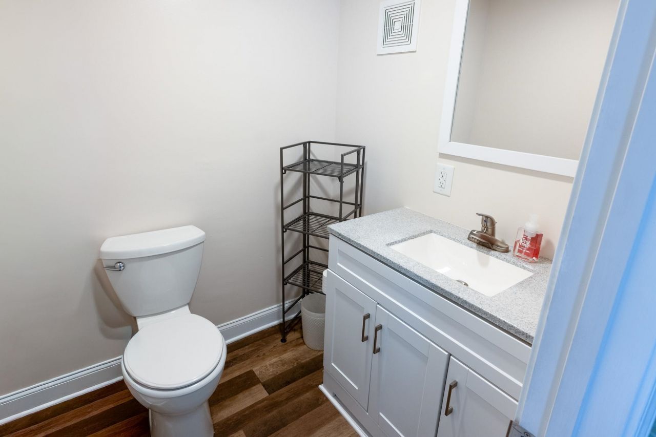 9700 Kings Rd. Photo 13