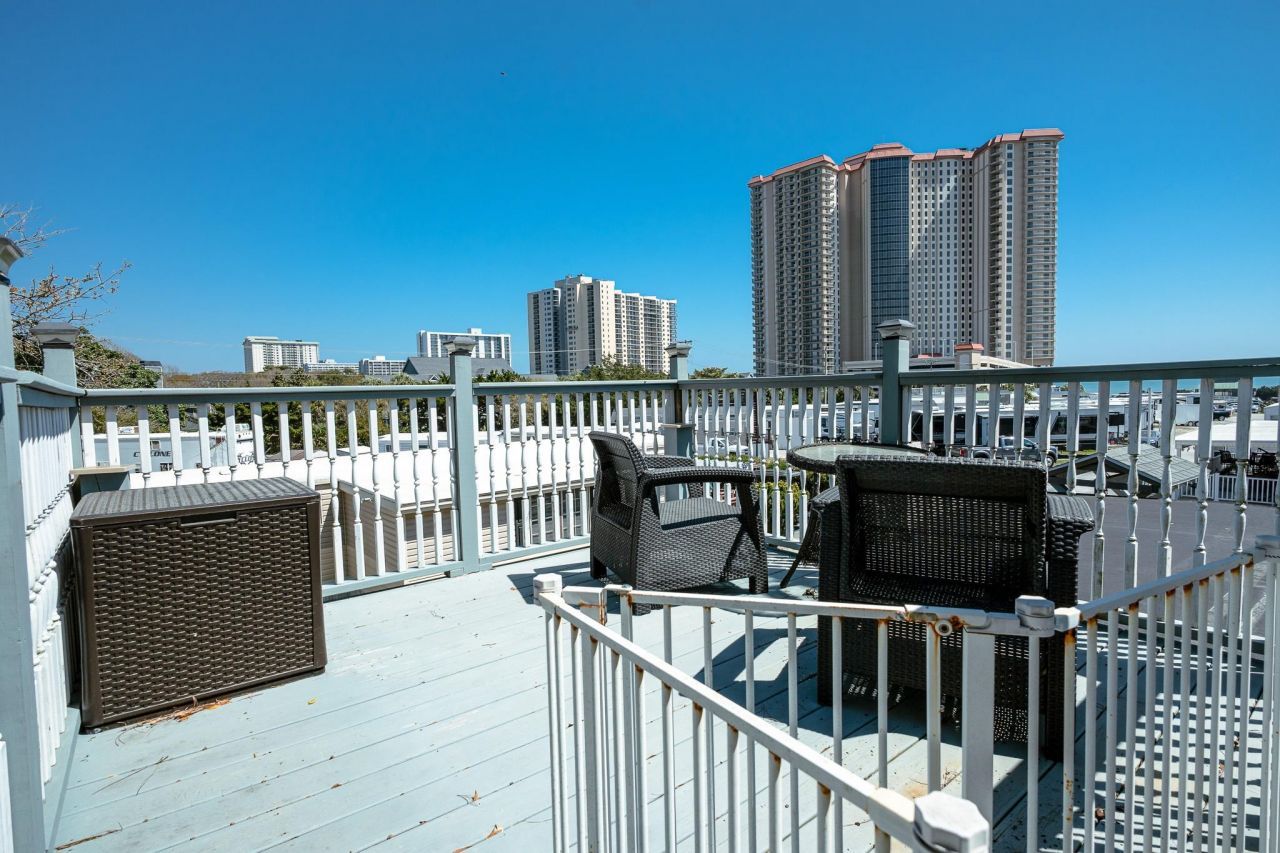 9700 Kings Rd. Photo 29