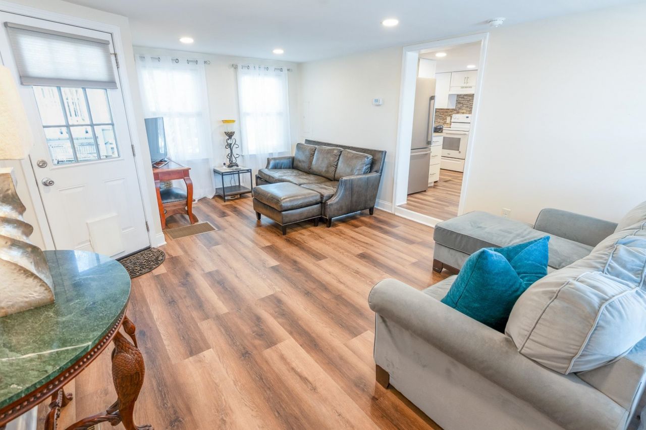 9700 Kings Rd. Photo 4