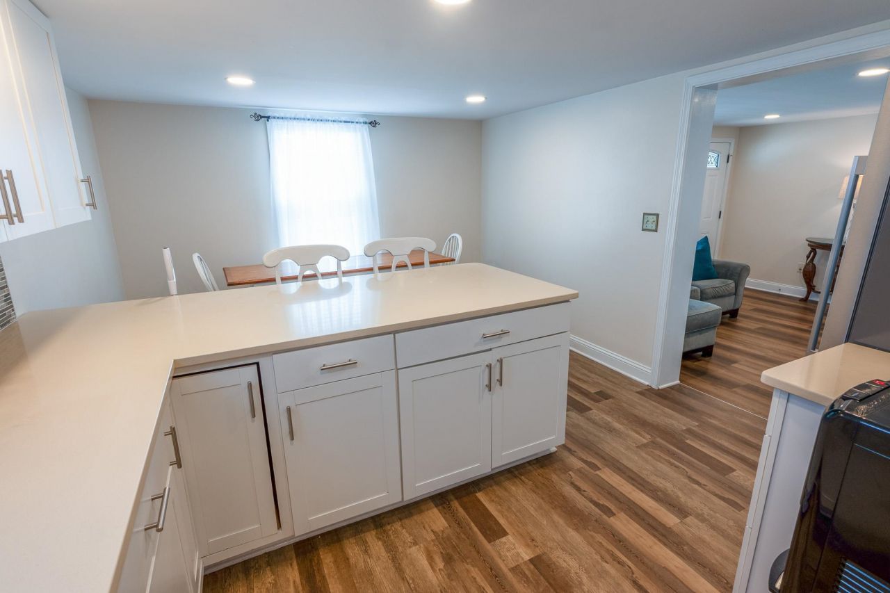 9700 Kings Rd. Photo 9