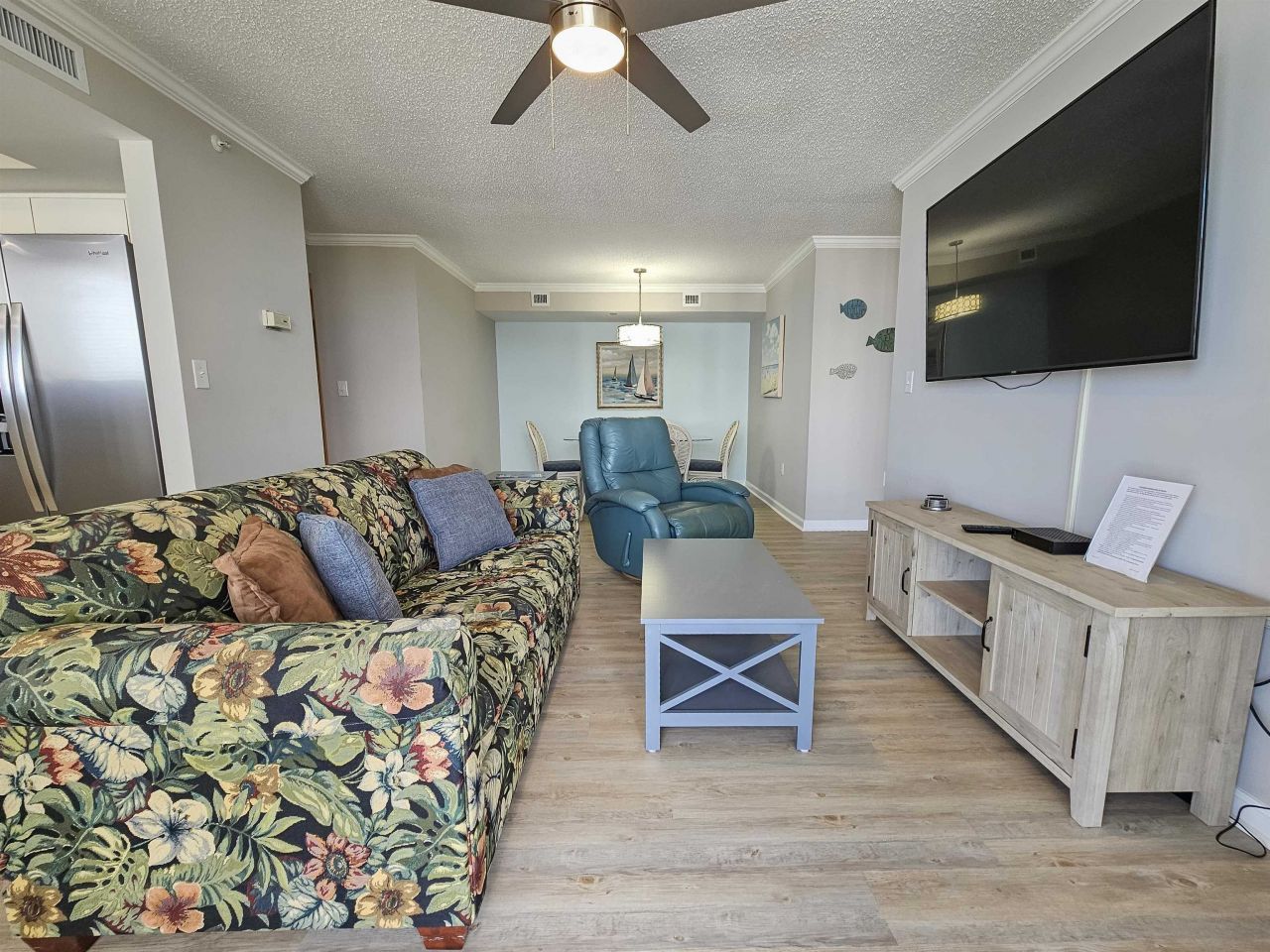 8560 Queensway Blvd.  Photo 11