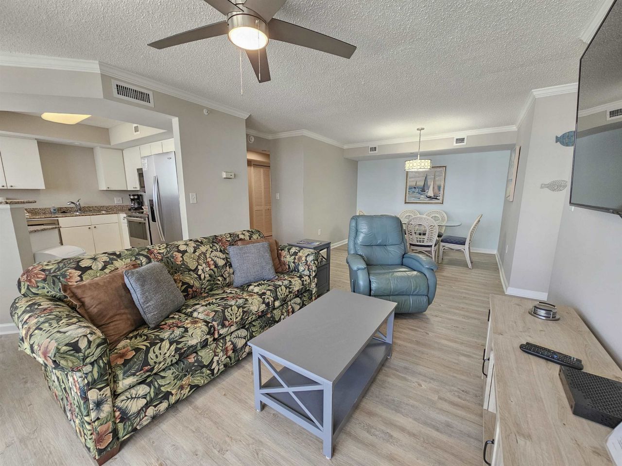 8560 Queensway Blvd.  Photo 14