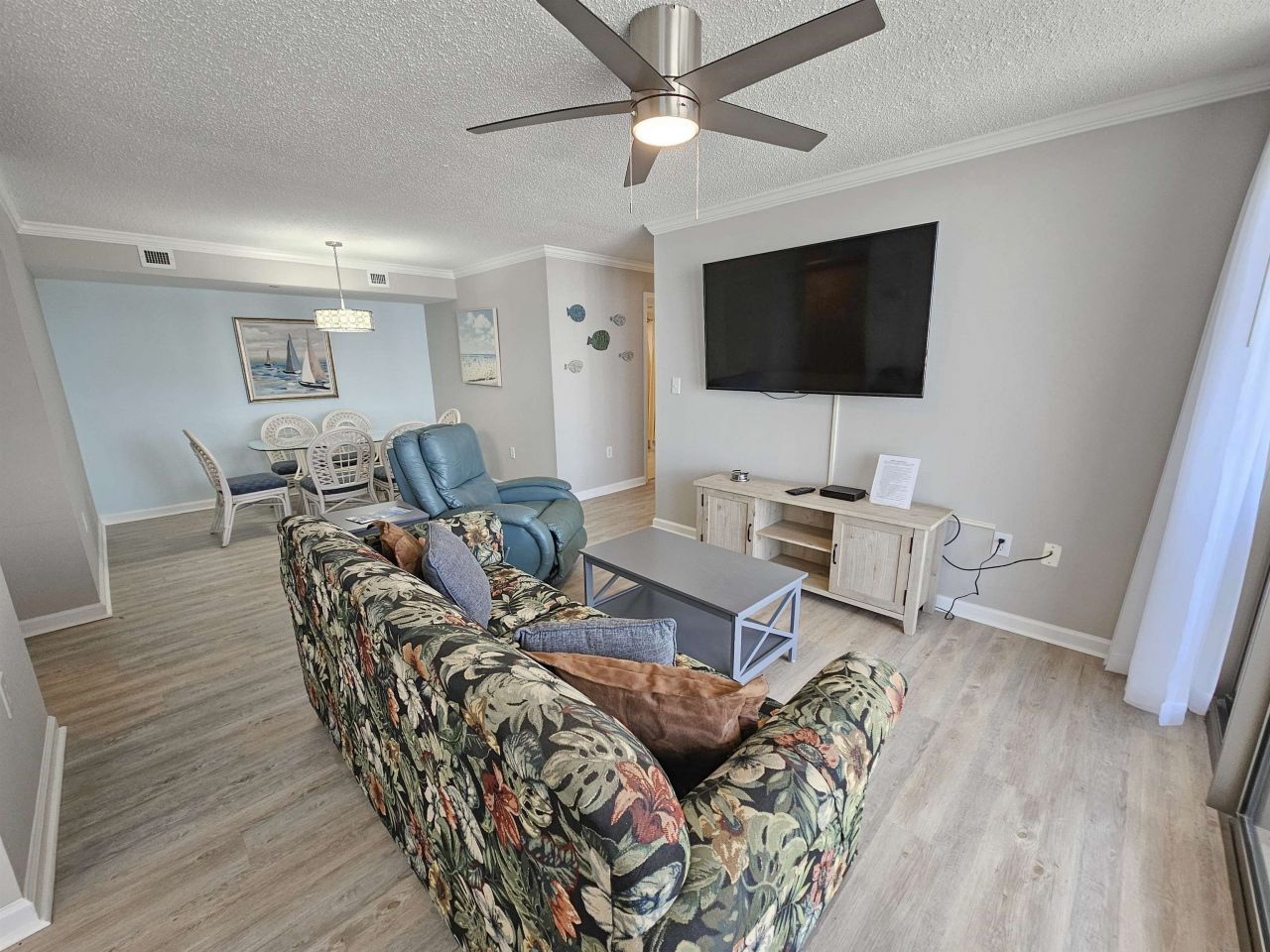 8560 Queensway Blvd.  Photo 17