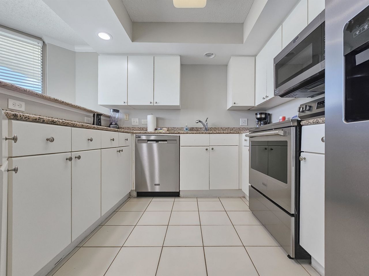 8560 Queensway Blvd.  Photo 20