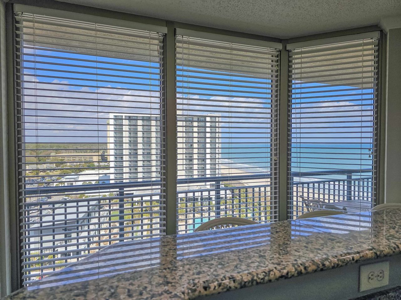 8560 Queensway Blvd.  Photo 22