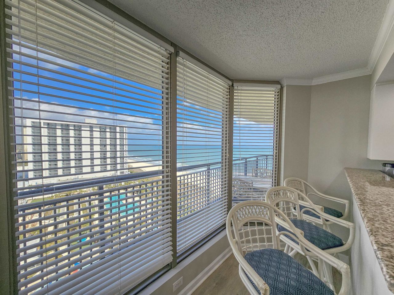 8560 Queensway Blvd.  Photo 23