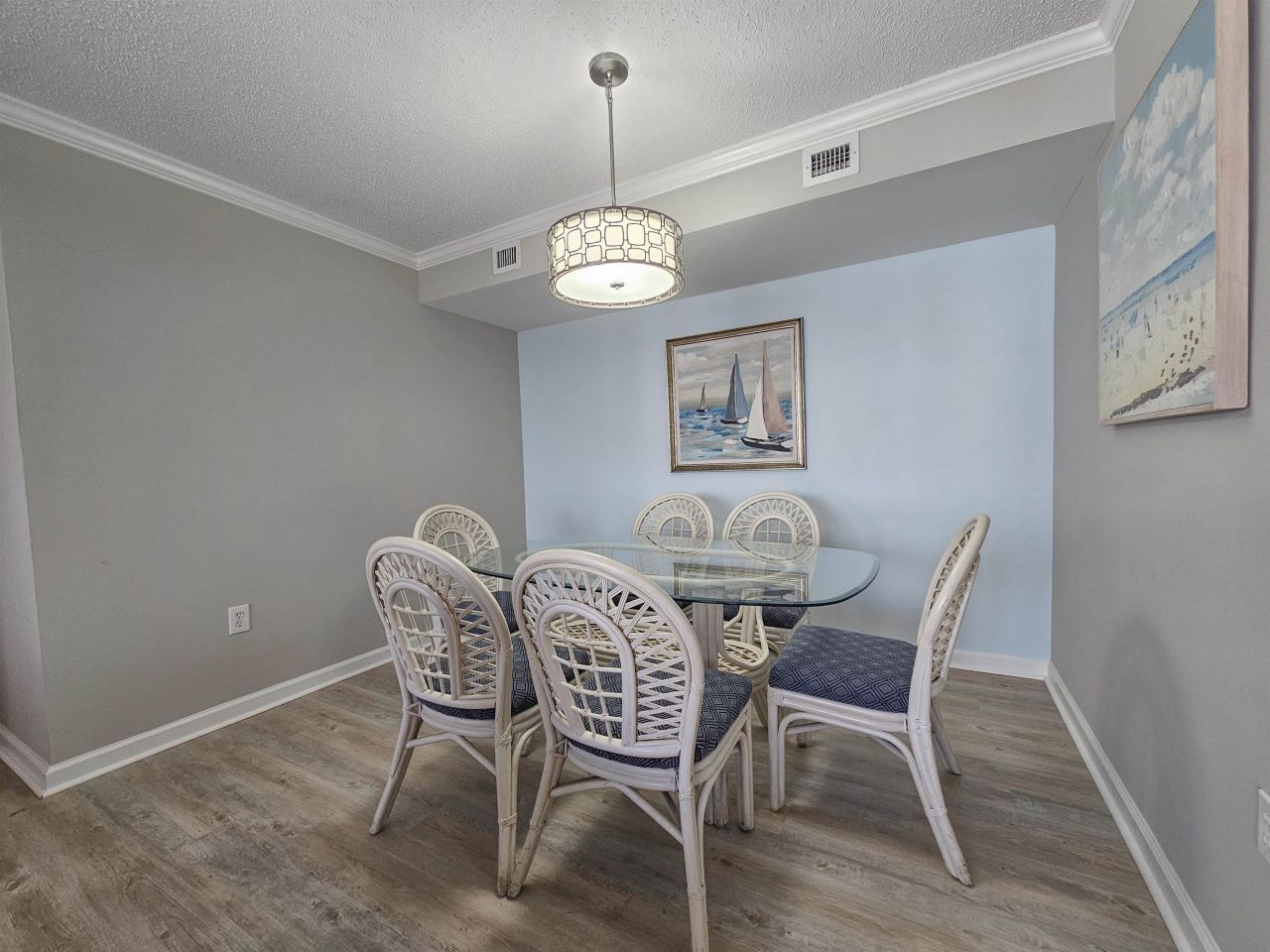 8560 Queensway Blvd.  Photo 40