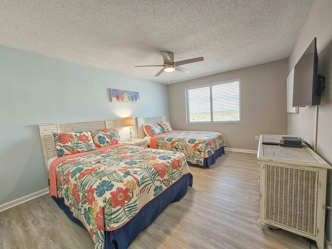 8560 Queensway Blvd.  Photo 43