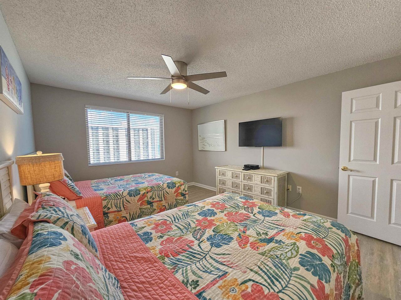 8560 Queensway Blvd.  Photo 46