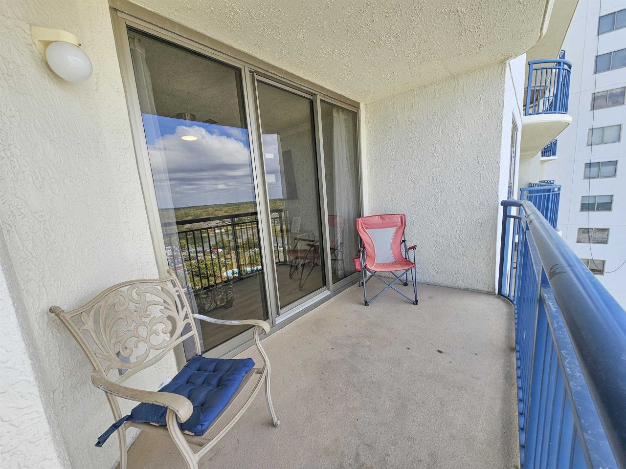 8560 Queensway Blvd.  Photo 6