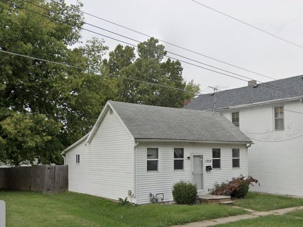 1323 N 8Th Street, Burlington, IA 52601