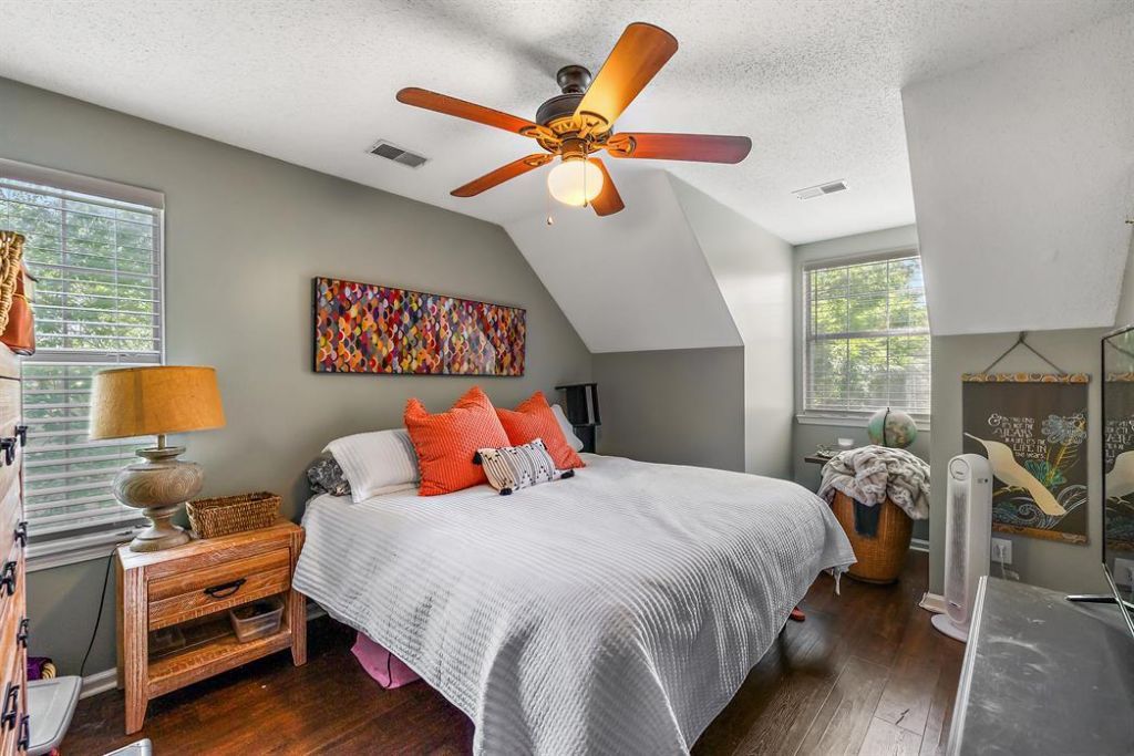 3120 Queensgate Way Photo 10