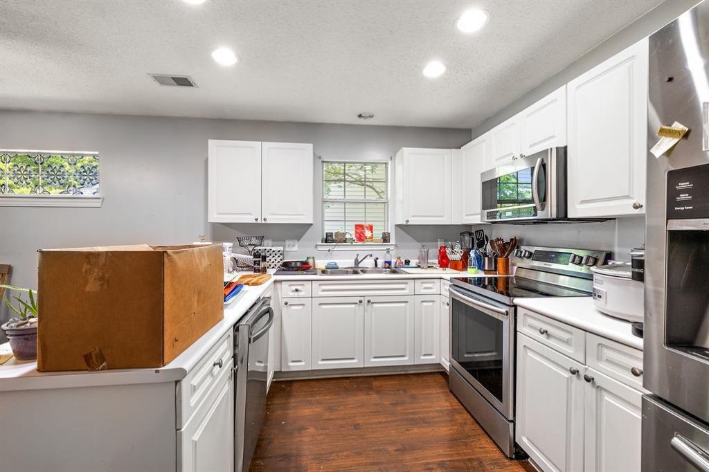 3120 Queensgate Way Photo 5