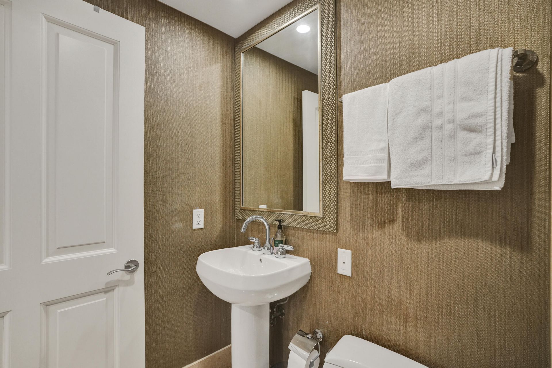 17875 Collins Avenue, Unit 3103, Sunny Isles Beach, FL 33160 Photo