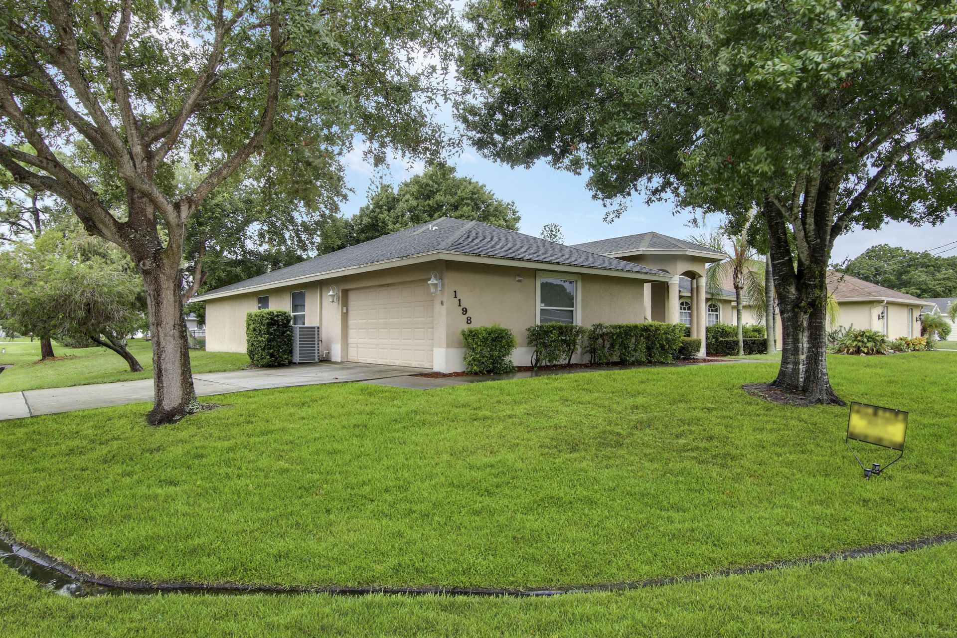 1198 SE Petunia Avenue, Port Saint Lucie, FL 34952 Photo