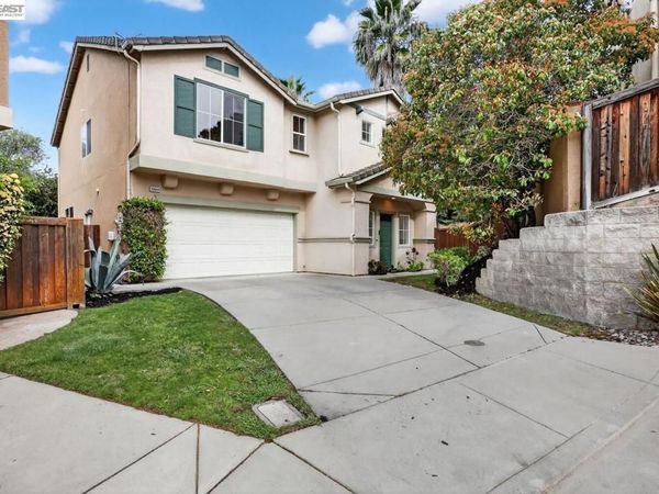 20044 Shadow Creek Cir, Castro Valley, CA 94552