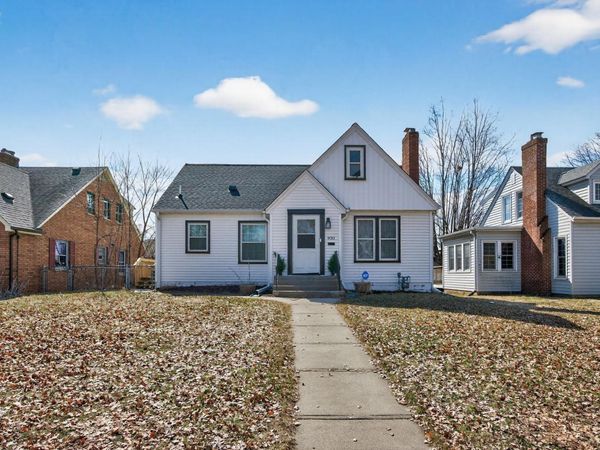 930 Hawthorne Avenue E, Saint Paul, MN 55106