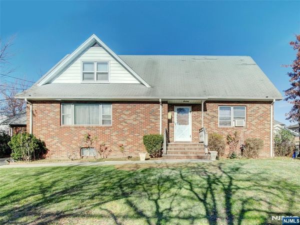 475 Dewey Avenue, SADDLE BROOK, NJ 07663