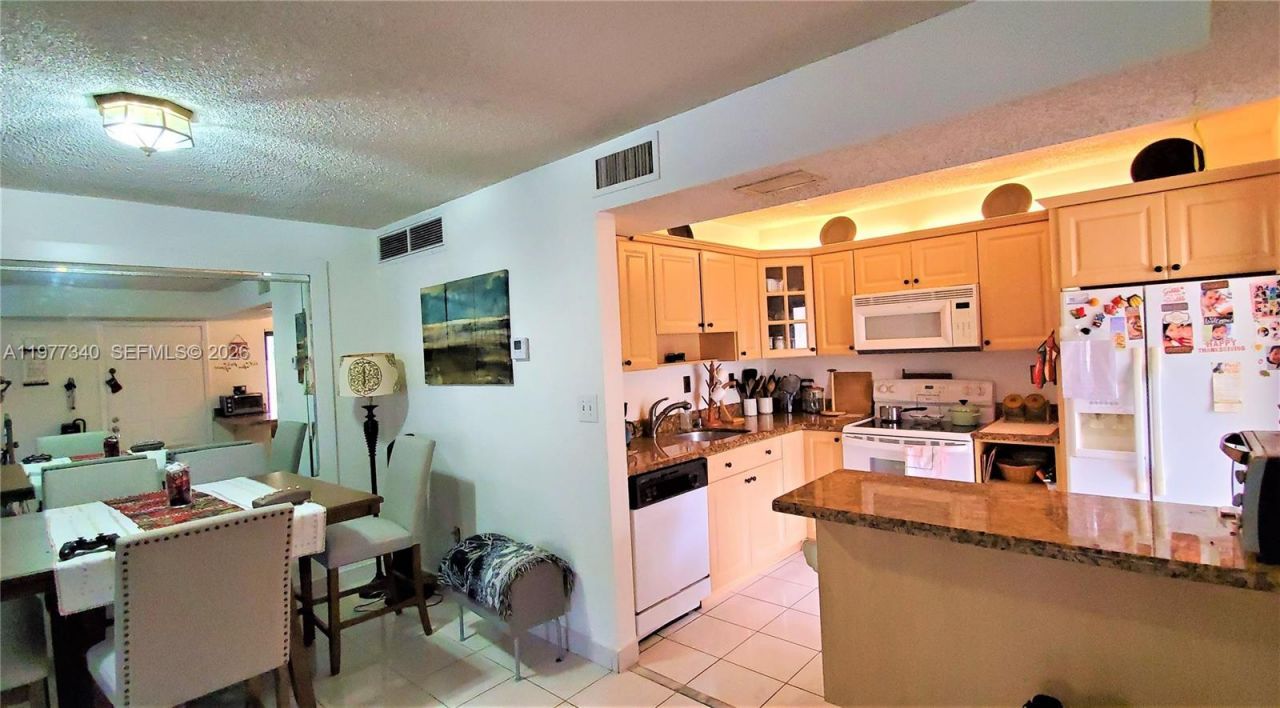 20025 NE 3rd Ct , Unit 1, Miami, FL 33179 Photo