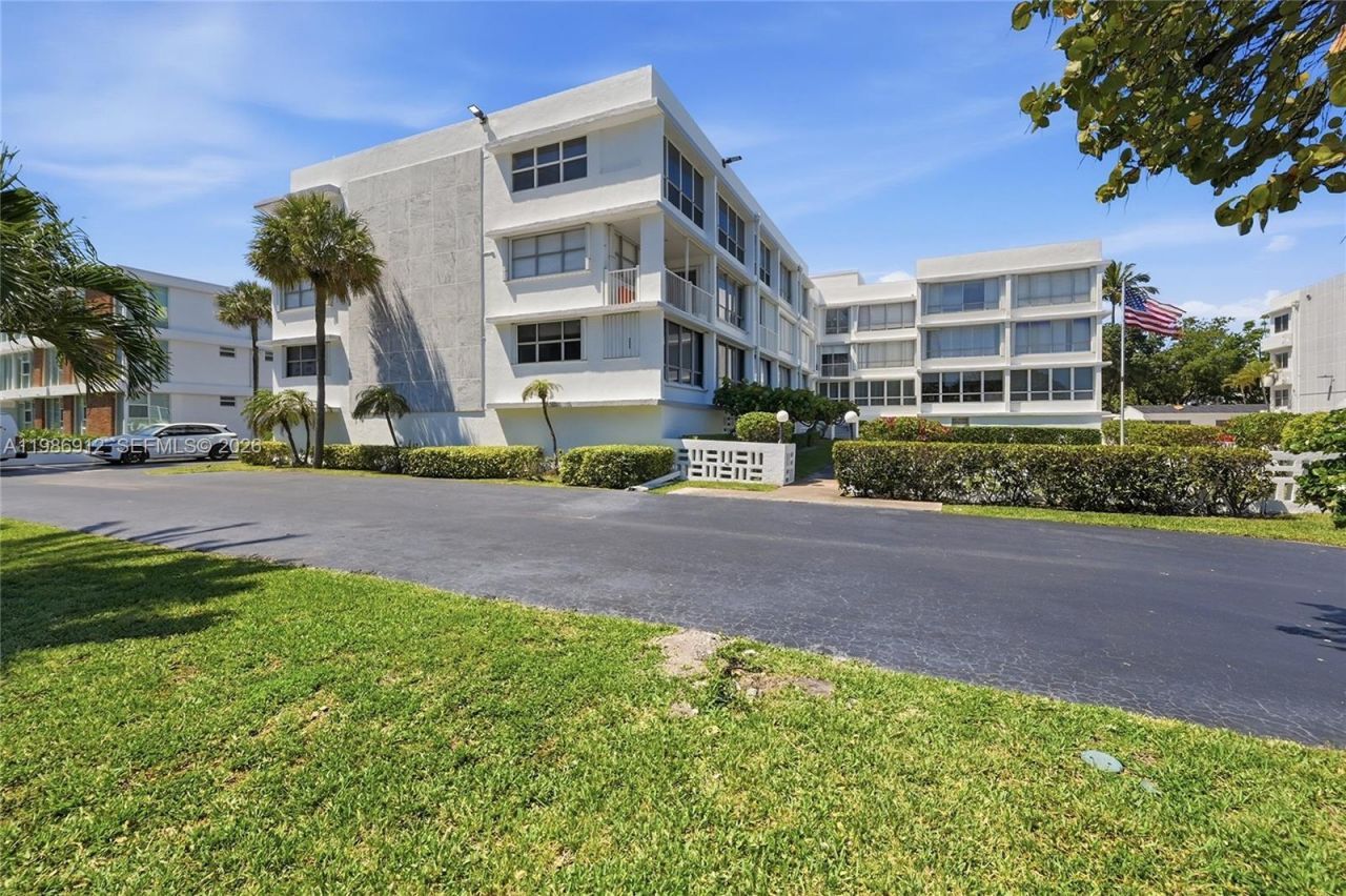 10230 Collins Ave, Unit 203, Bal Harbour, FL 33154 Photo