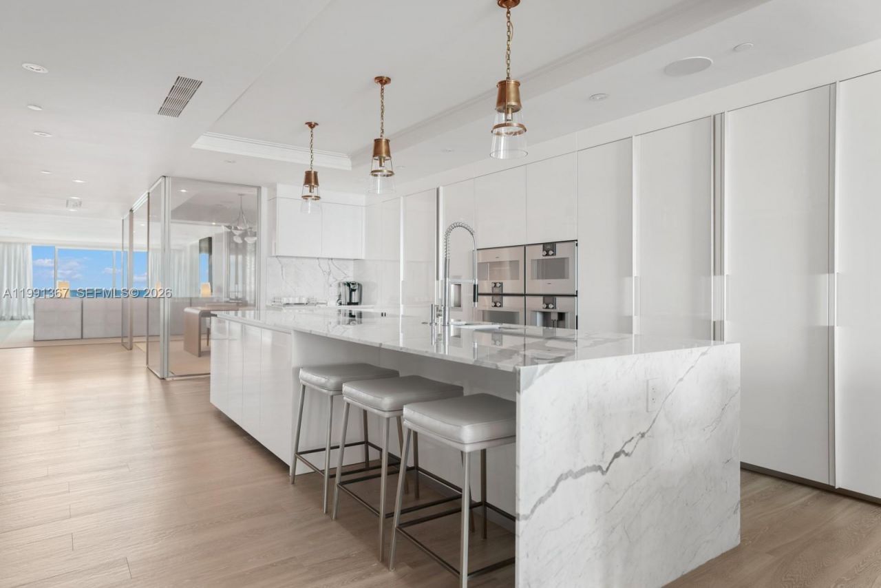 10203 Collins Ave , Unit 1702, Bal Harbour, FL 33154 Photo