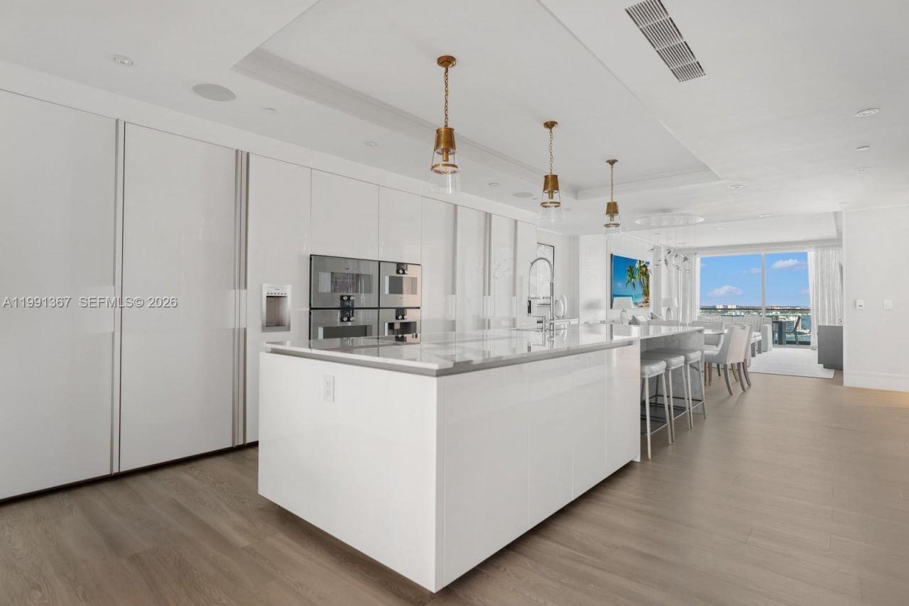 10203 Collins Ave , Unit 1702, Bal Harbour, FL 33154 Photo