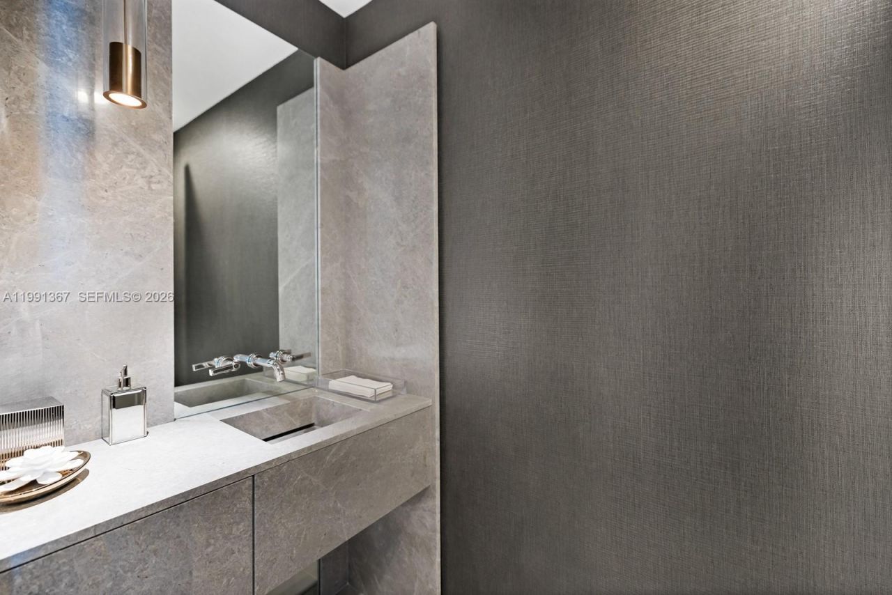 10203 Collins Ave , Unit 1702, Bal Harbour, FL 33154 Photo