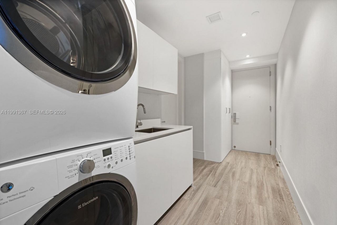 10203 Collins Ave , Unit 1702, Bal Harbour, FL 33154 Photo