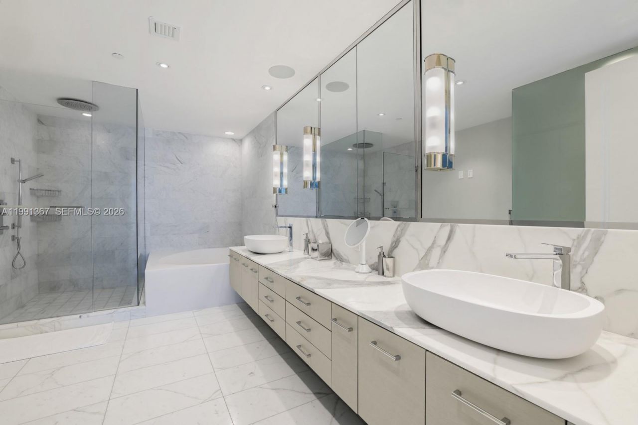 10203 Collins Ave , Unit 1702, Bal Harbour, FL 33154 Photo