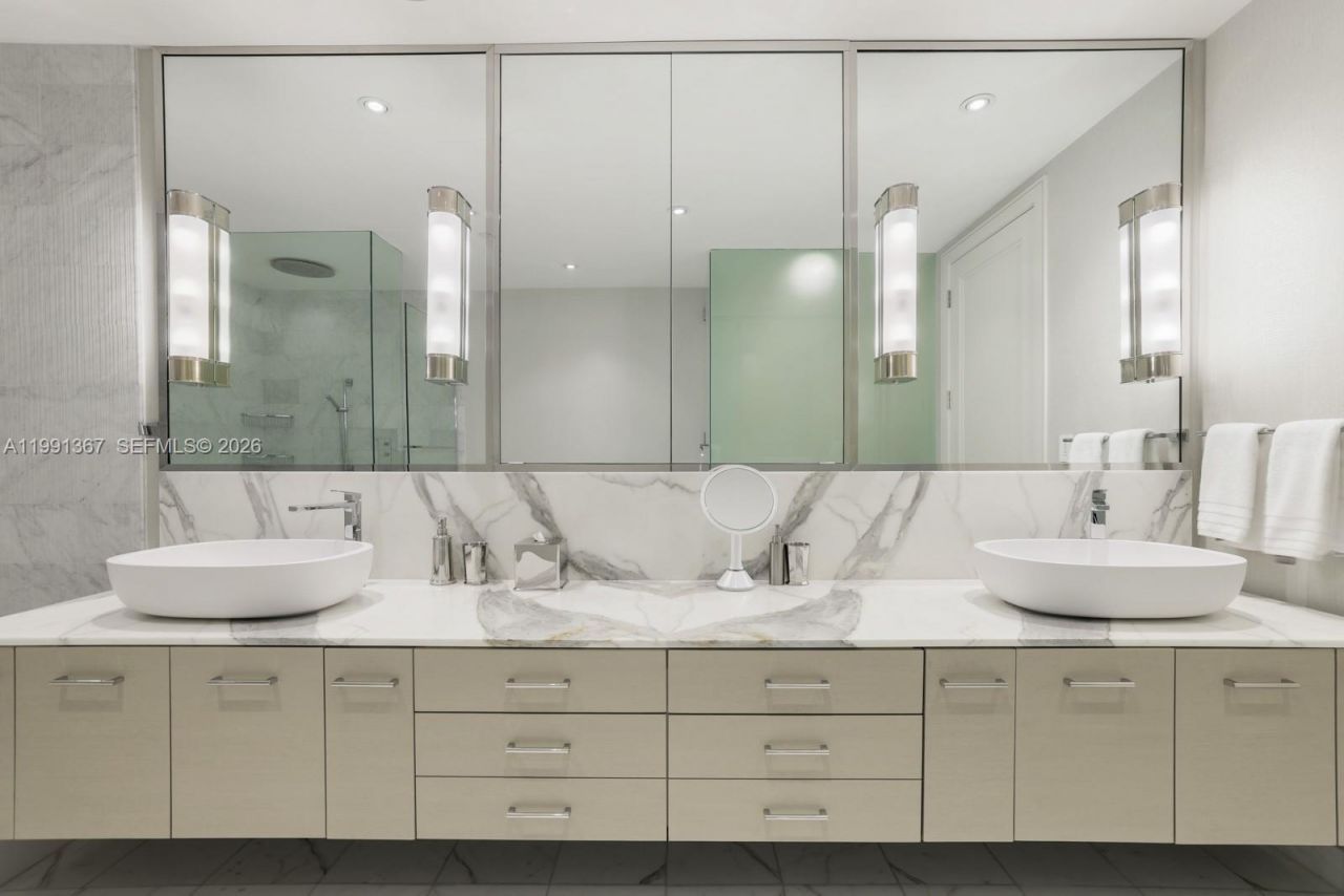 10203 Collins Ave , Unit 1702, Bal Harbour, FL 33154 Photo