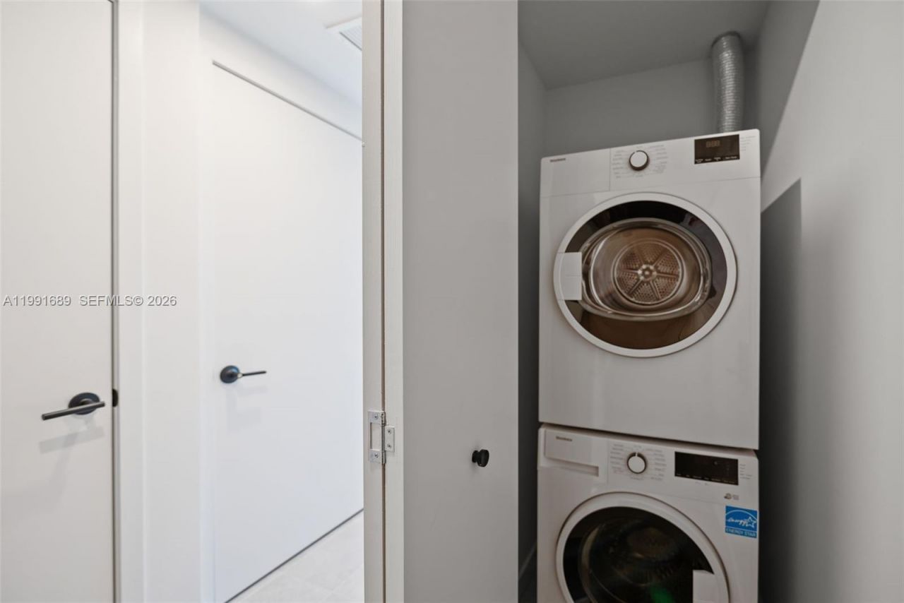 121 NE 5 St , Unit 3507, Miami, FL 33132 Photo