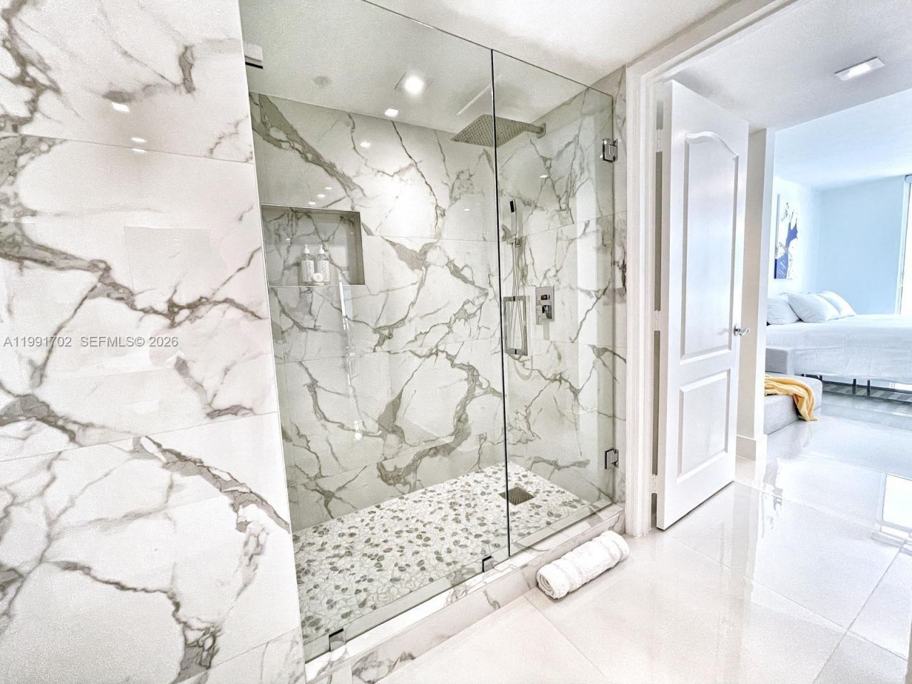 1200 SE Brickell Bay Dr , Unit 1707, Miami, FL 33131 Photo