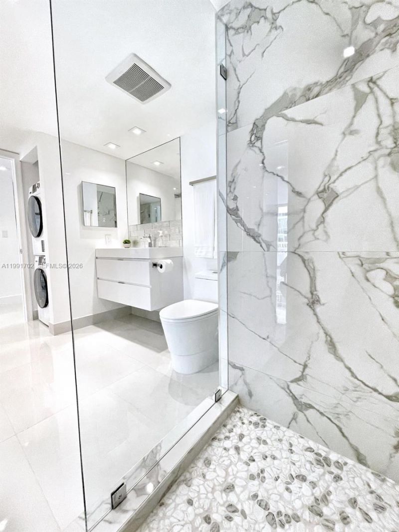 1200 SE Brickell Bay Dr, Unit 1707, Miami, FL 33131 Photo