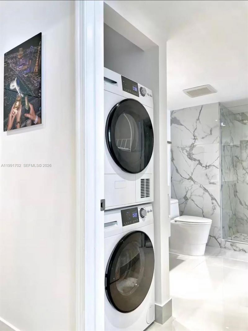 1200 SE Brickell Bay Dr , Unit 1707, Miami, FL 33131 Photo