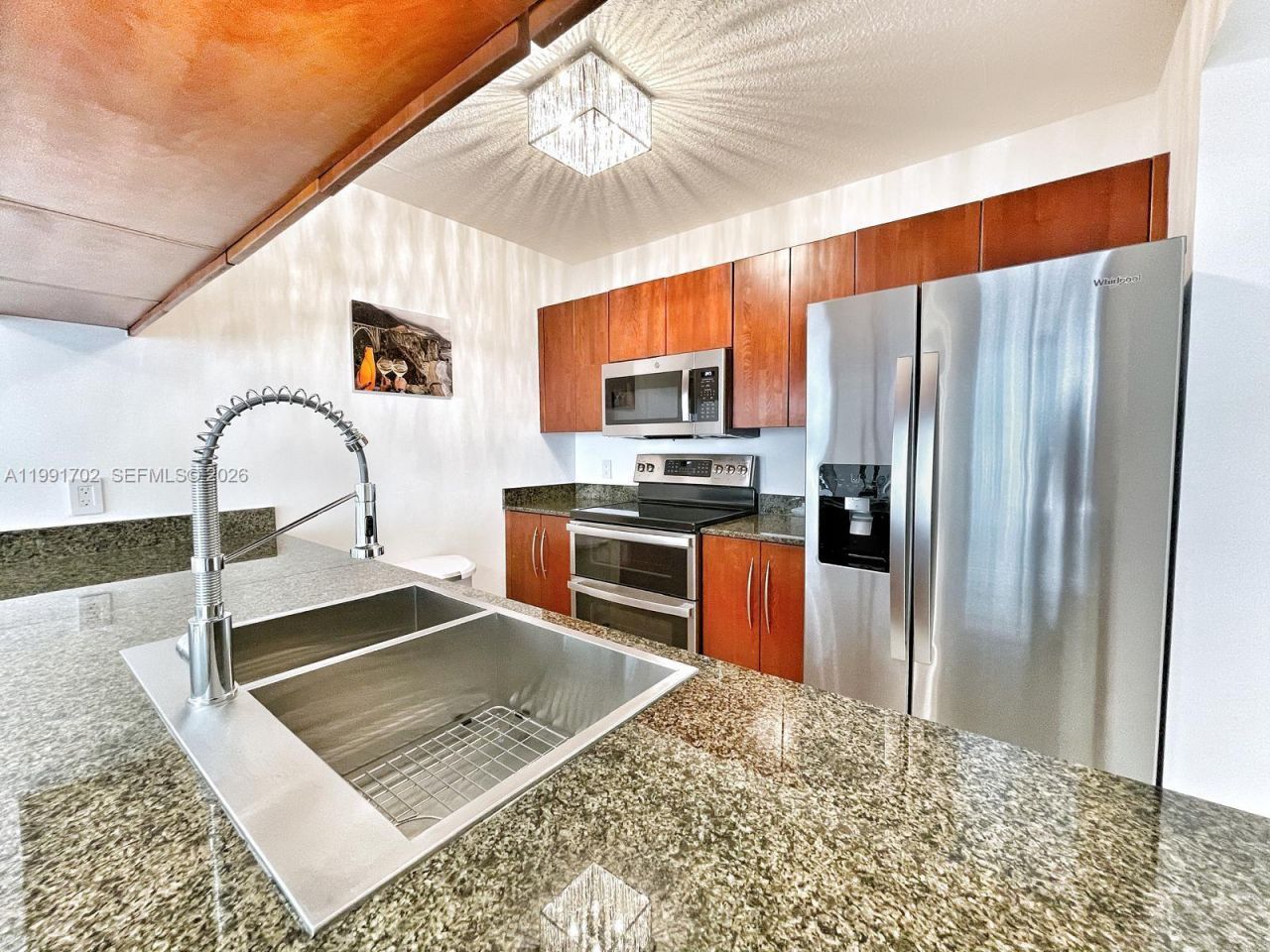 1200 SE Brickell Bay Dr, Unit 1707, Miami, FL 33131 Photo