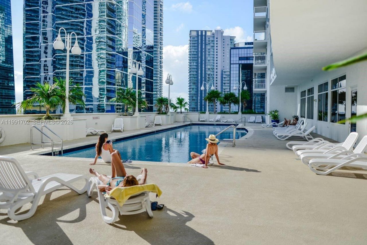 1200 SE Brickell Bay Dr , Unit 1707, Miami, FL 33131 Photo