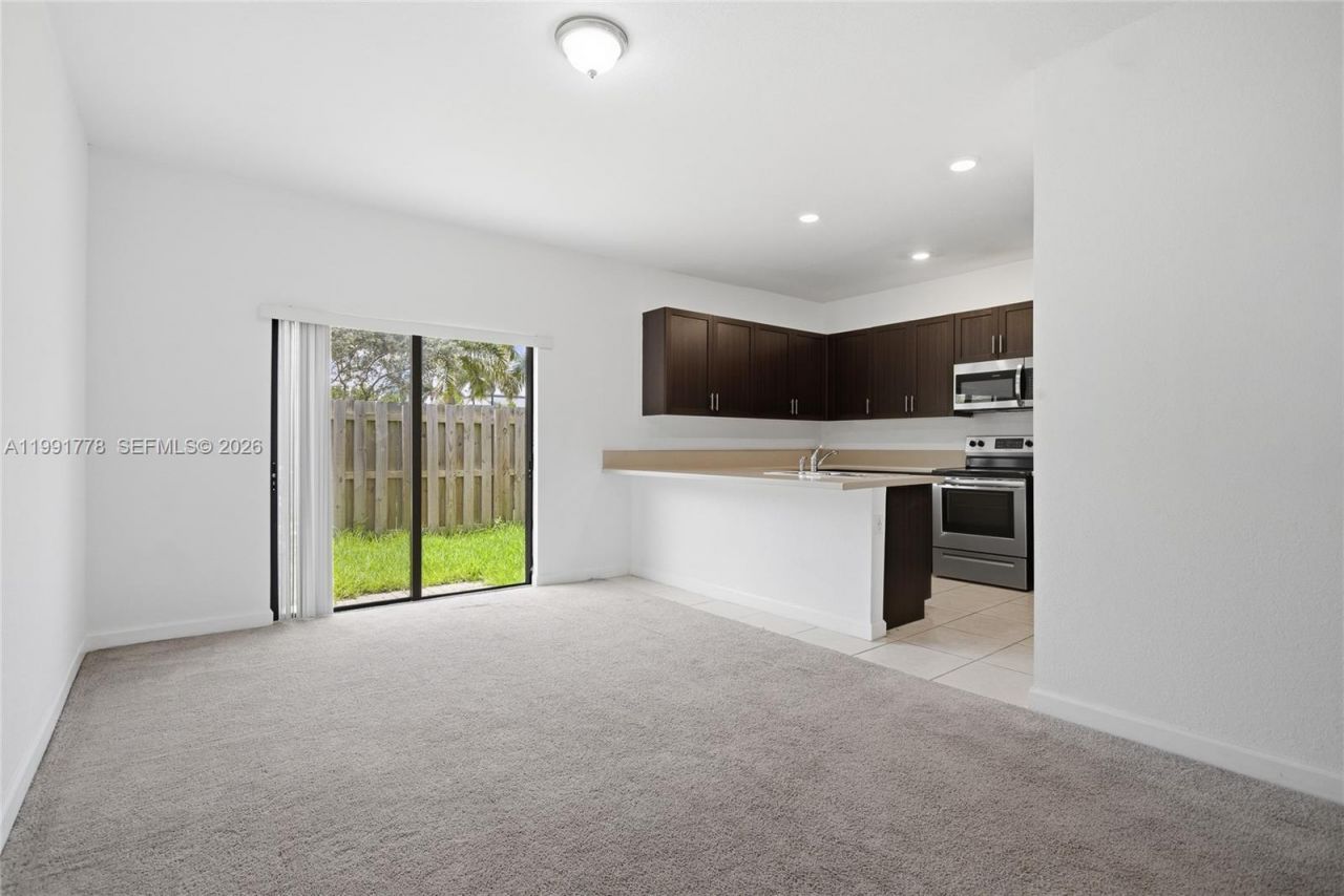 20714 NE 5th Ct, Miami, FL 33179 Photo