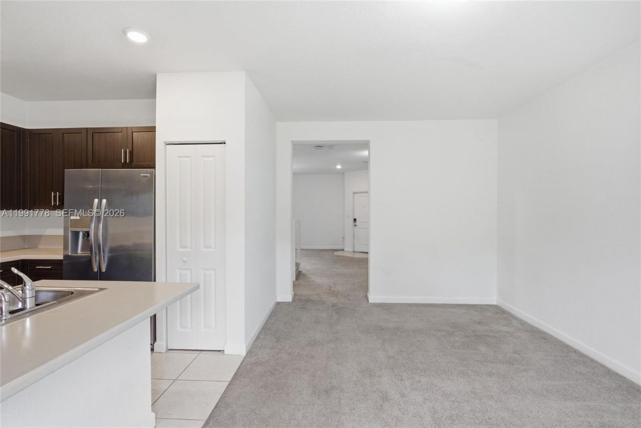 20714 NE 5th Ct, Miami, FL 33179 Photo