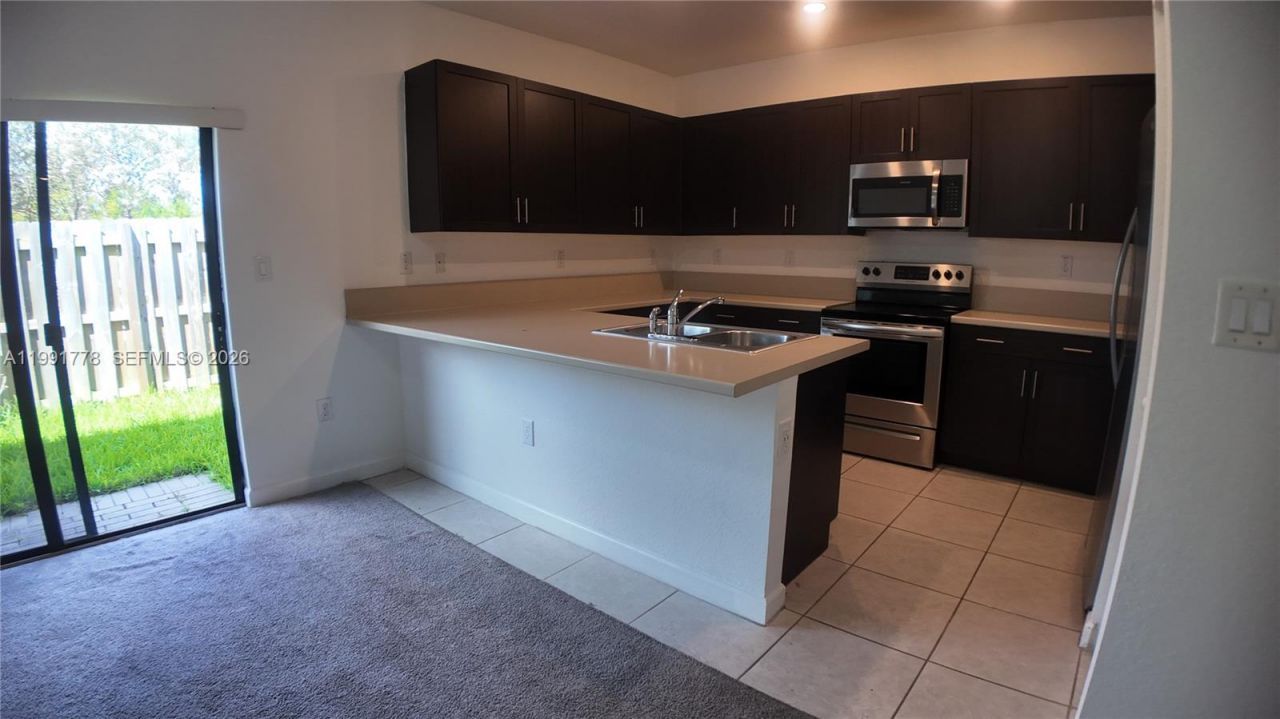 20714 NE 5th Ct , Miami, FL 33179 Photo