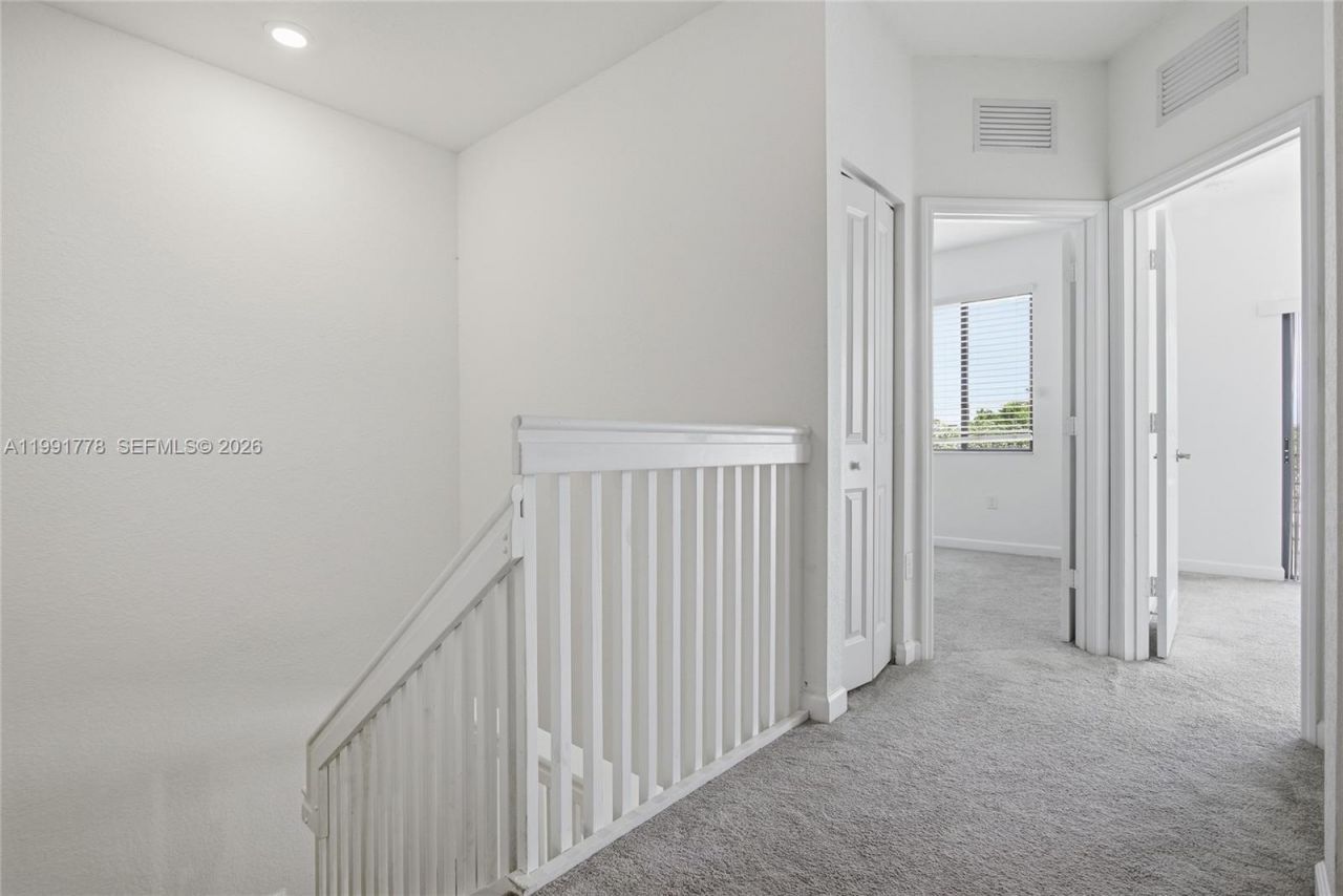 20714 NE 5th Ct, Miami, FL 33179 Photo