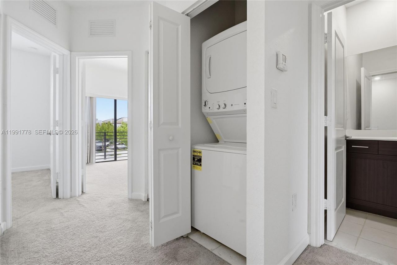 20714 NE 5th Ct, Miami, FL 33179 Photo