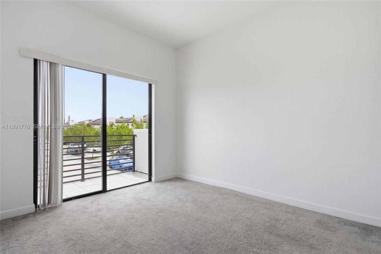 20714 NE 5th Ct, Miami, FL 33179 Photo