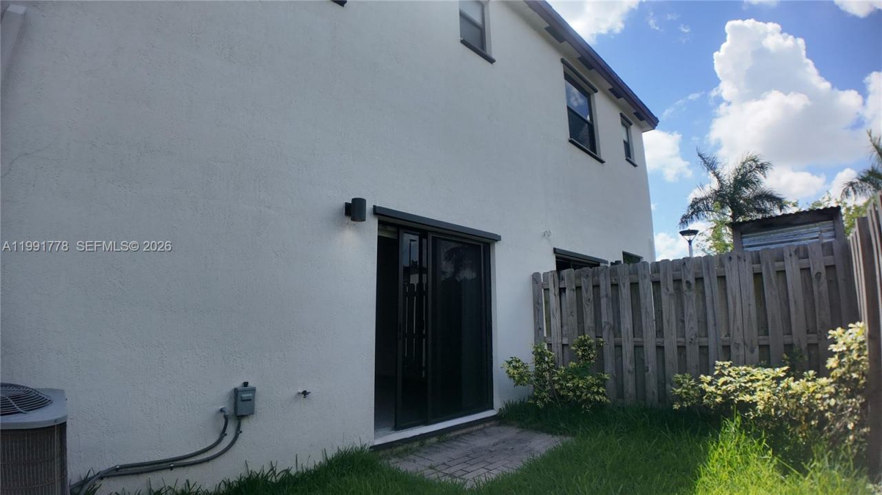 20714 NE 5th Ct , Miami, FL 33179 Photo