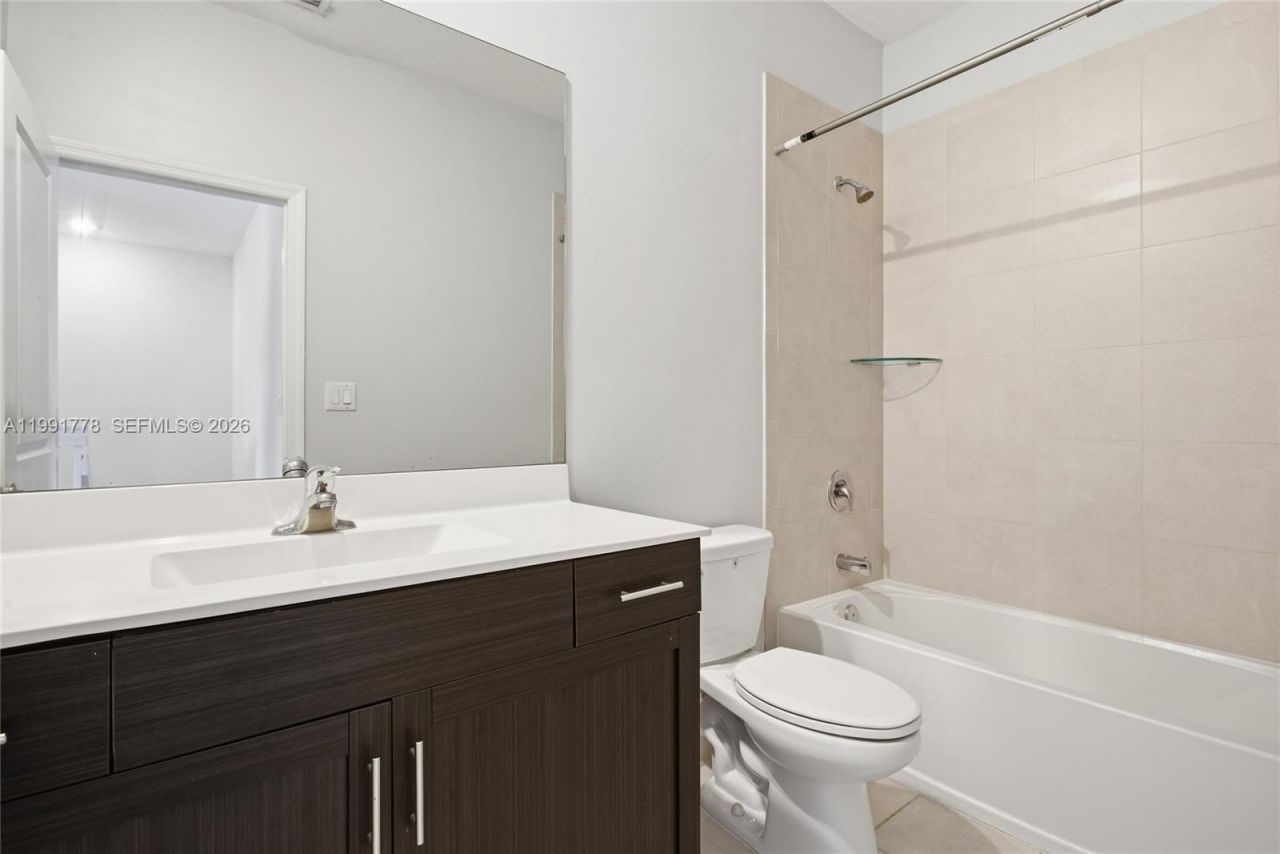 20714 NE 5th Ct, Miami, FL 33179 Photo