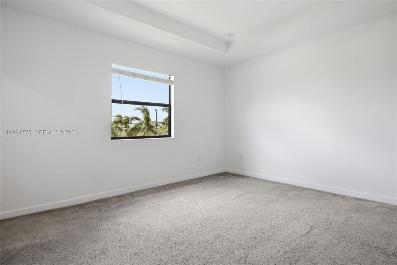 20714 NE 5th Ct, Miami, FL 33179 Photo