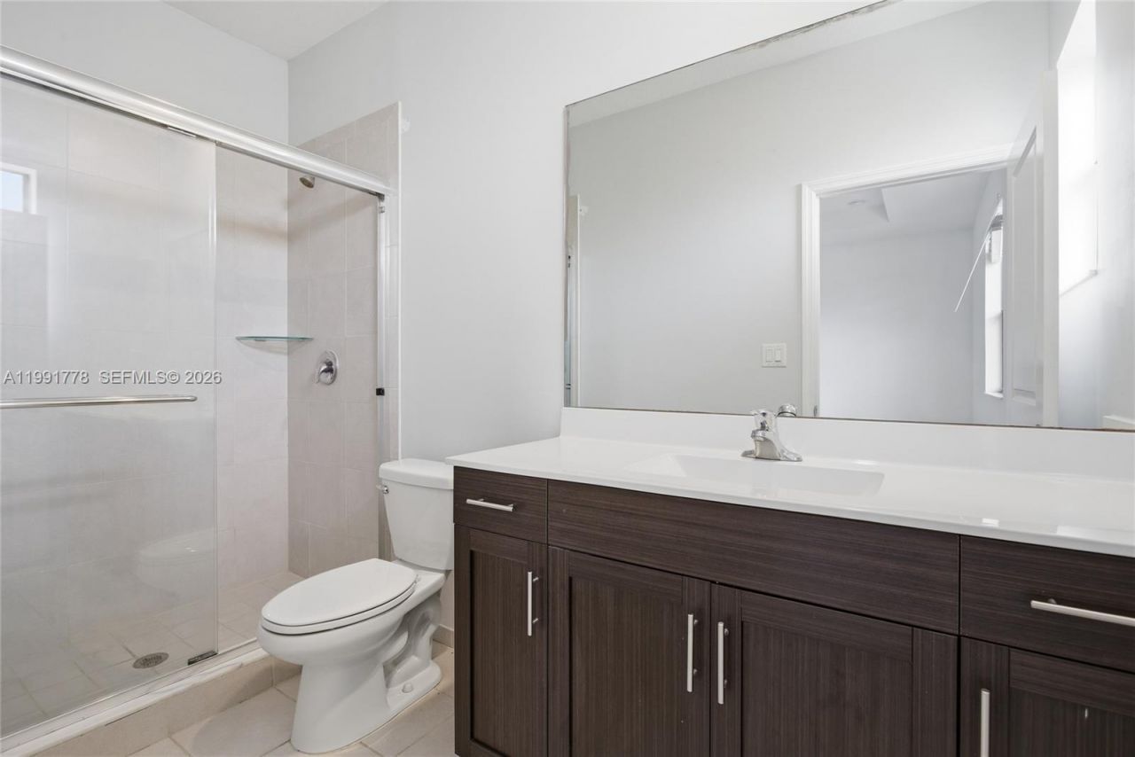 20714 NE 5th Ct, Miami, FL 33179 Photo