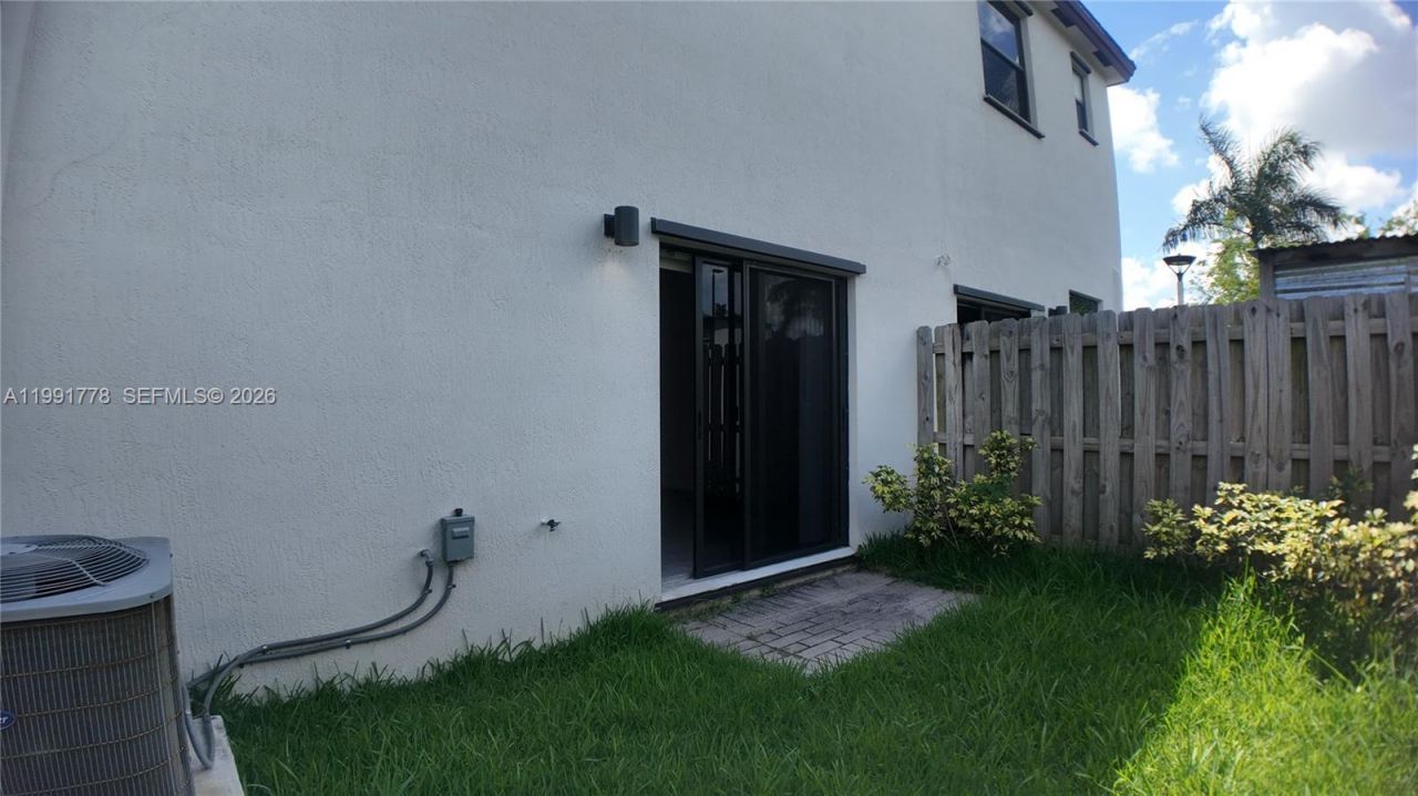 20714 NE 5th Ct , Miami, FL 33179 Photo