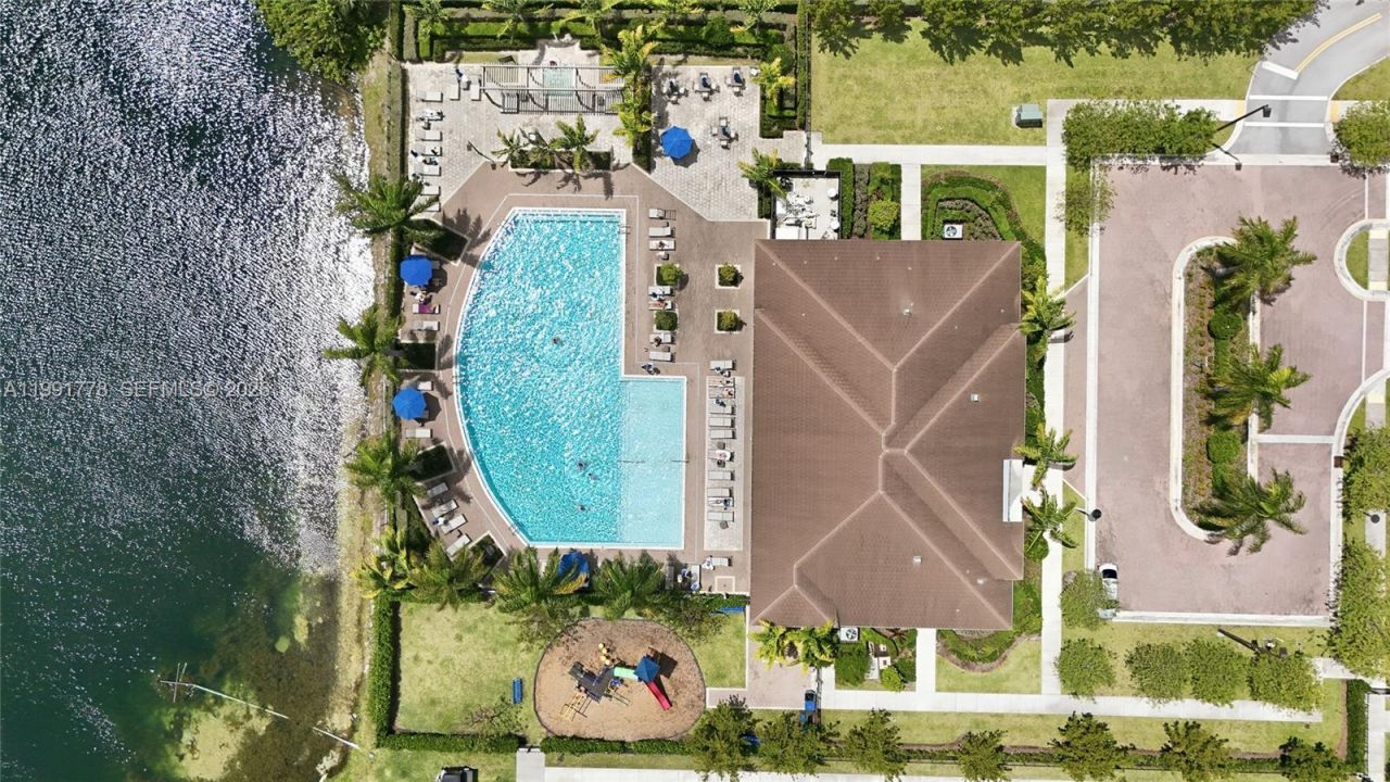 20714 NE 5th Ct, Miami, FL 33179 Photo